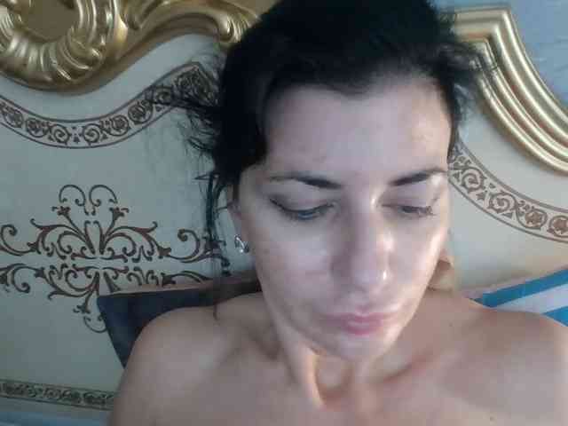 Rosalinda37 webcam