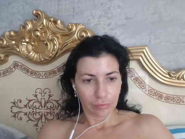 Rosalinda37 webcam