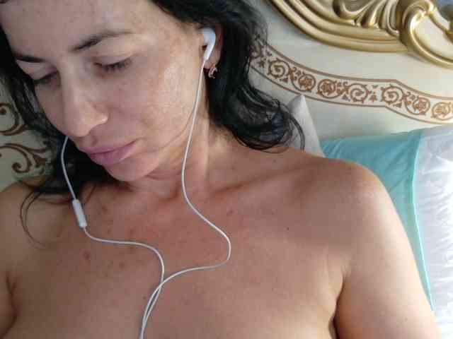 Rosalinda37 webcam