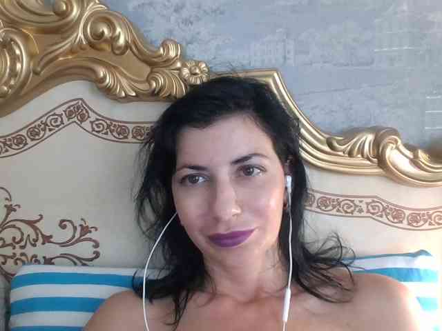 Rosalinda37 webcam