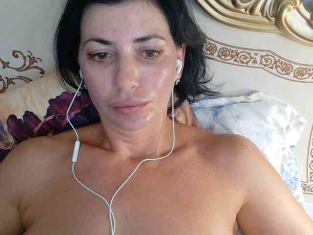 Rosalinda37 webcam