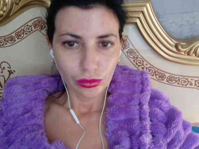 Rosalinda37 webcam