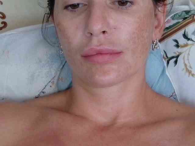 Rosalinda37 webcam
