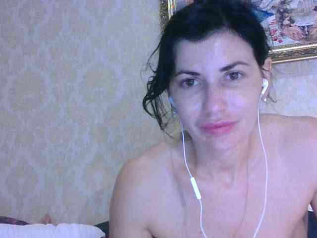 Rosalinda37 webcam