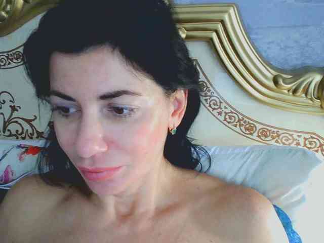 Rosalinda37 webcam