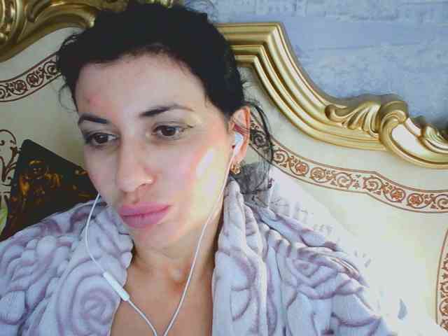 Rosalinda37 webcam