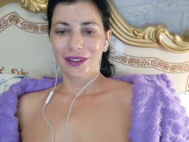 Rosalinda37 webcam