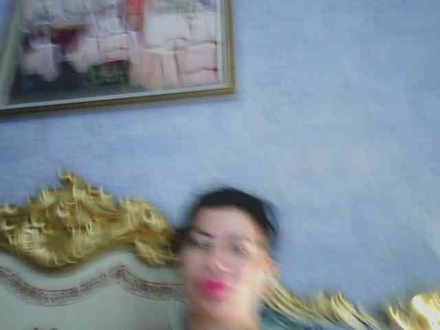 Rosalinda37 webcam