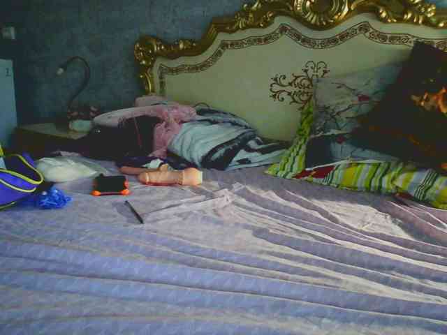 Rosalinda37 webcam