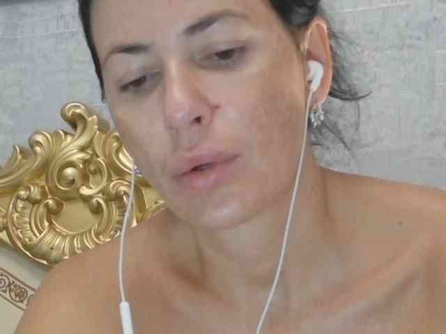 Rosalinda37 webcam
