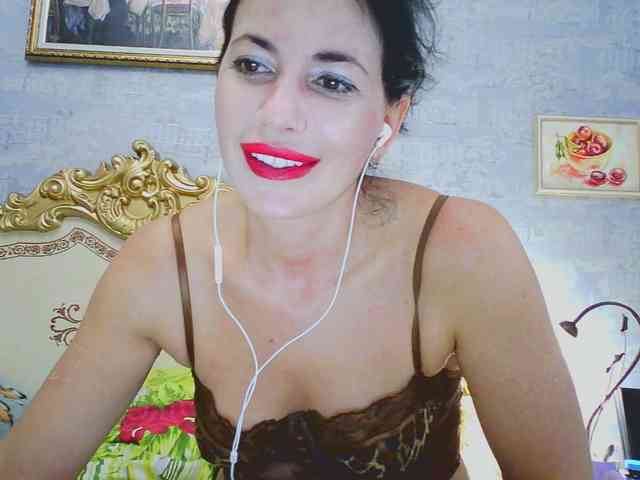 Rosalinda37 webcam