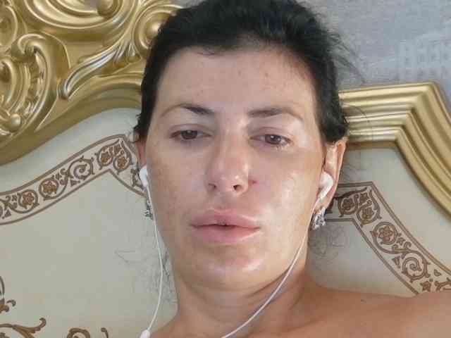 Rosalinda37 webcam