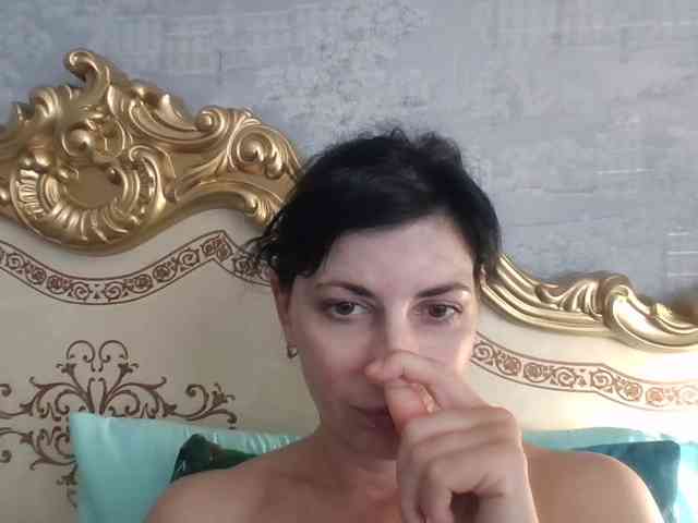 Rosalinda37 webcam