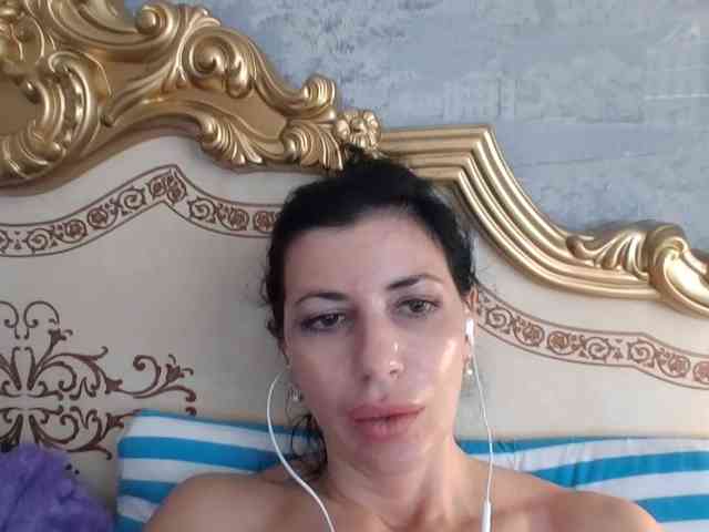 Rosalinda37 webcam