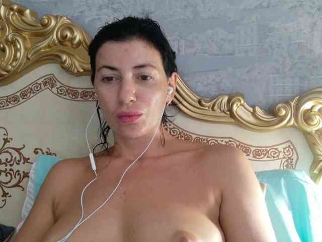 Rosalinda37 webcam