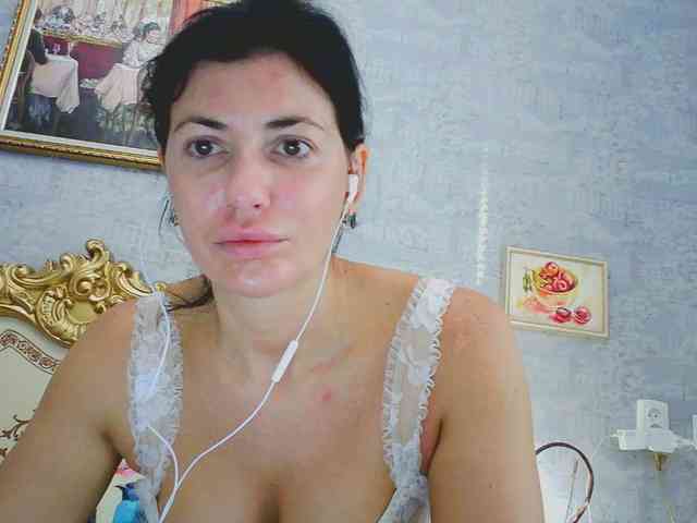 Rosalinda37 webcam