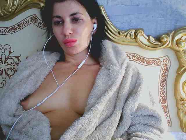 Rosalinda37 webcam