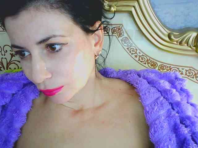Rosalinda37 webcam