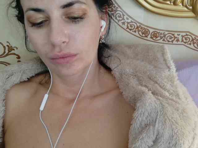 Rosalinda37 webcam