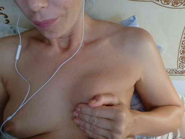 Rosalinda37 webcam
