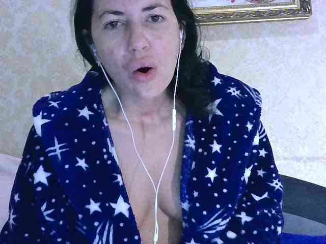 Rosalinda37 webcam
