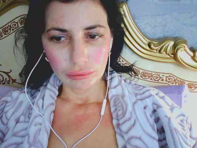Rosalinda37 webcam