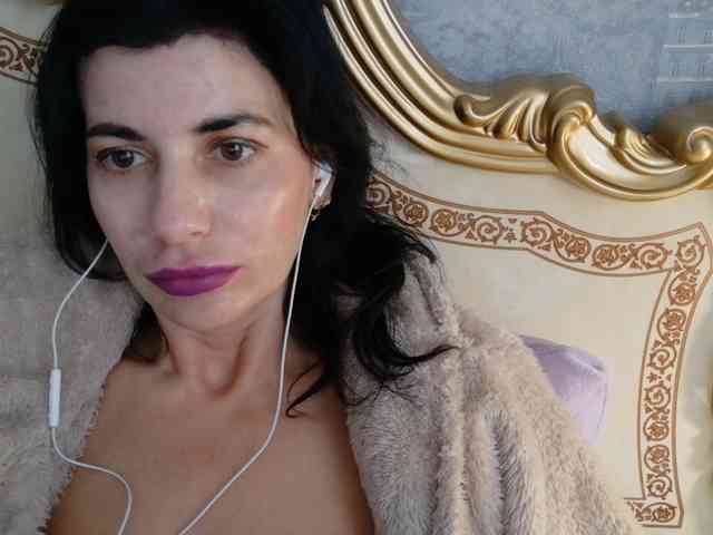 Rosalinda37 webcam