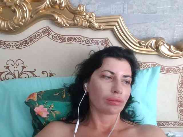 Rosalinda37 webcam
