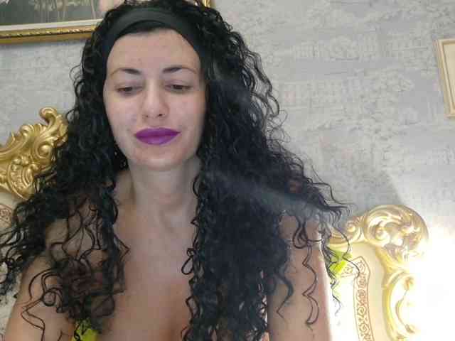 Rosalinda37 webcam
