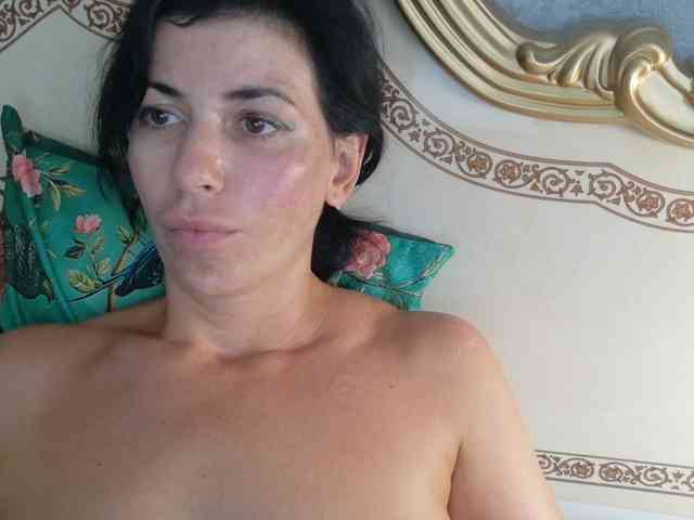 Rosalinda37 webcam