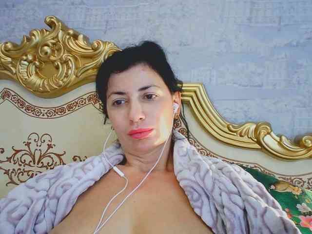 Rosalinda37 webcam