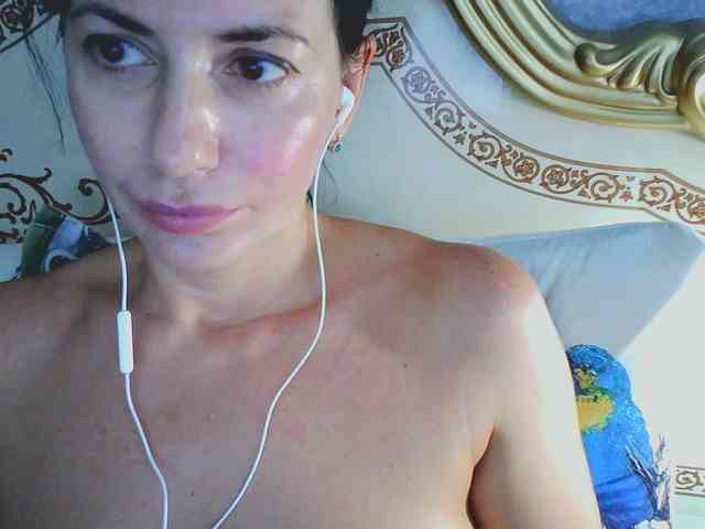 Rosalinda37 webcam