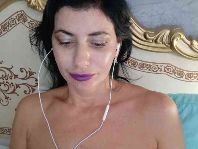 Rosalinda37 webcam