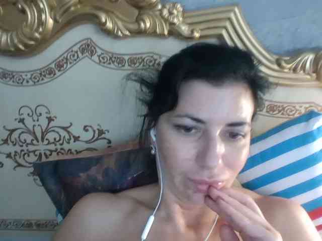 Rosalinda37 webcam