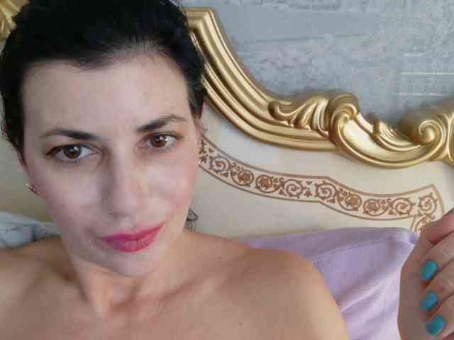 Rosalinda37 webcam