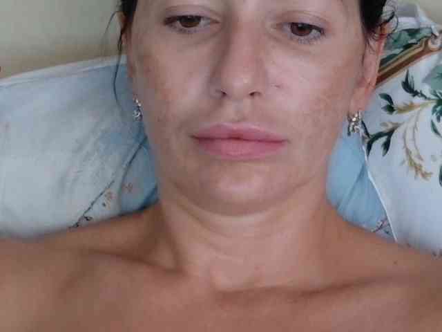 Rosalinda37 webcam