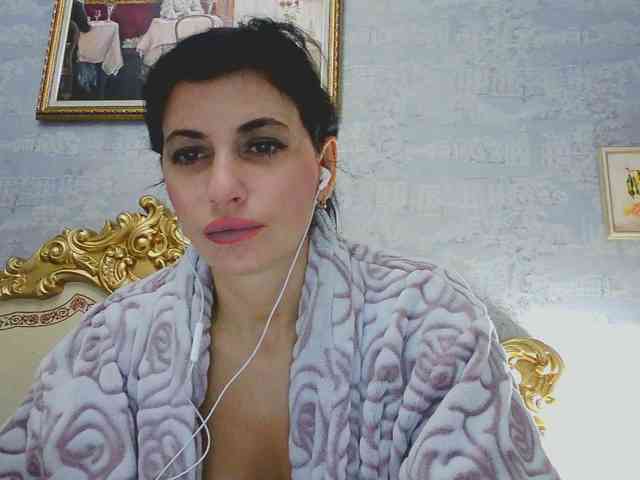 Rosalinda37 webcam