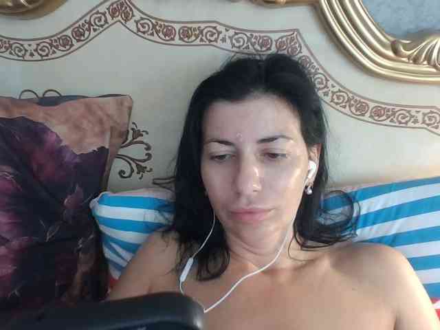 Rosalinda37 webcam