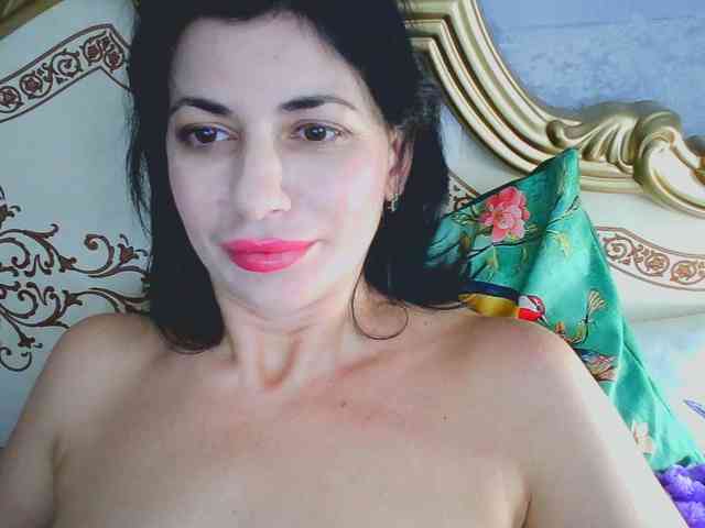 Rosalinda37 webcam