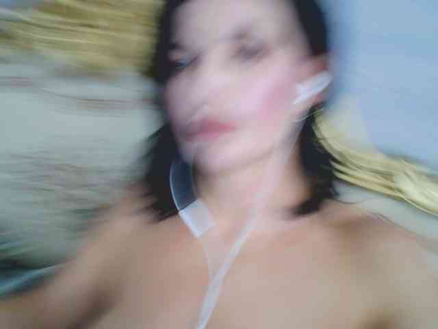 Rosalinda37 webcam