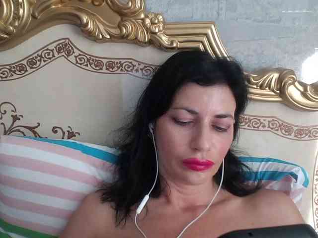 Rosalinda37 webcam