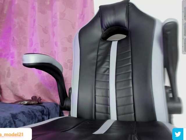 crystal-burbano live cam on BongaCams