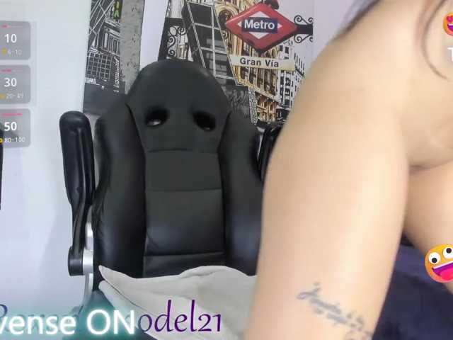 crystal-burbano live cam on BongaCams