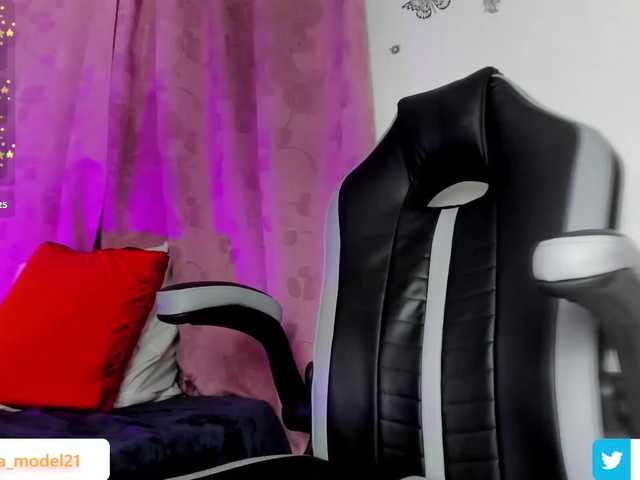 crystal-burbano live cam on BongaCams