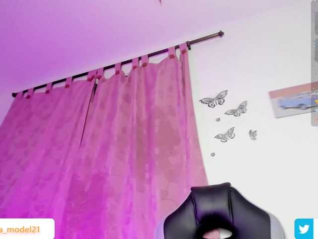 crystal-burbano live cam on BongaCams
