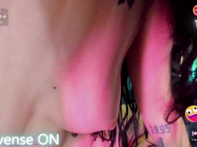 crystal-burbano live cam on BongaCams