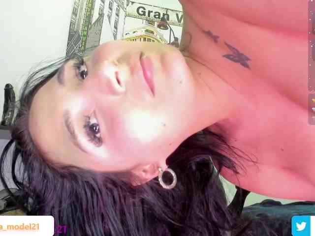 Roxxana-cute webcam