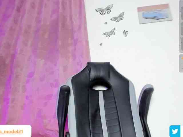 Roxxana-cute webcam