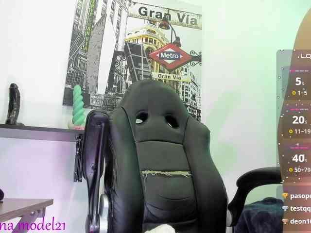 Roxxana-cute webcam