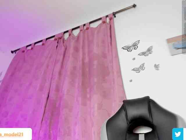 Roxxana-cute webcam